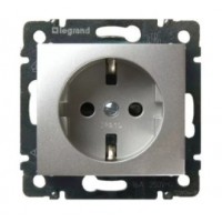 Розетка VALENA 2К+З алюминий Legrand 770120